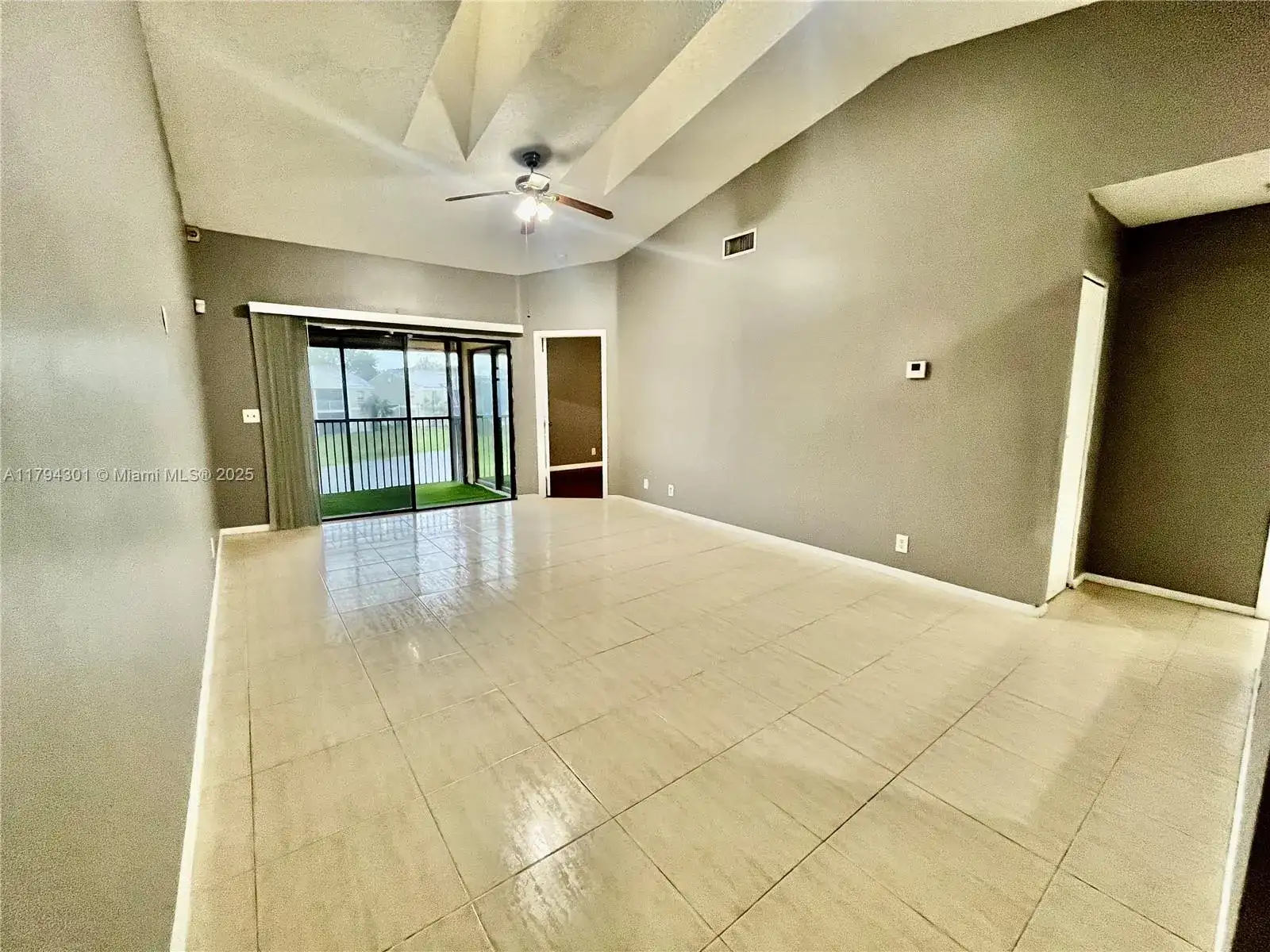 2511 NW 56th Ave # 25, Lauderhill FL 33313 photo 2
