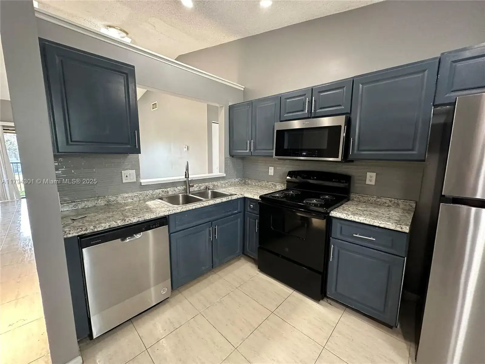 2511 NW 56th Ave # 25, Lauderhill FL 33313 photo 4