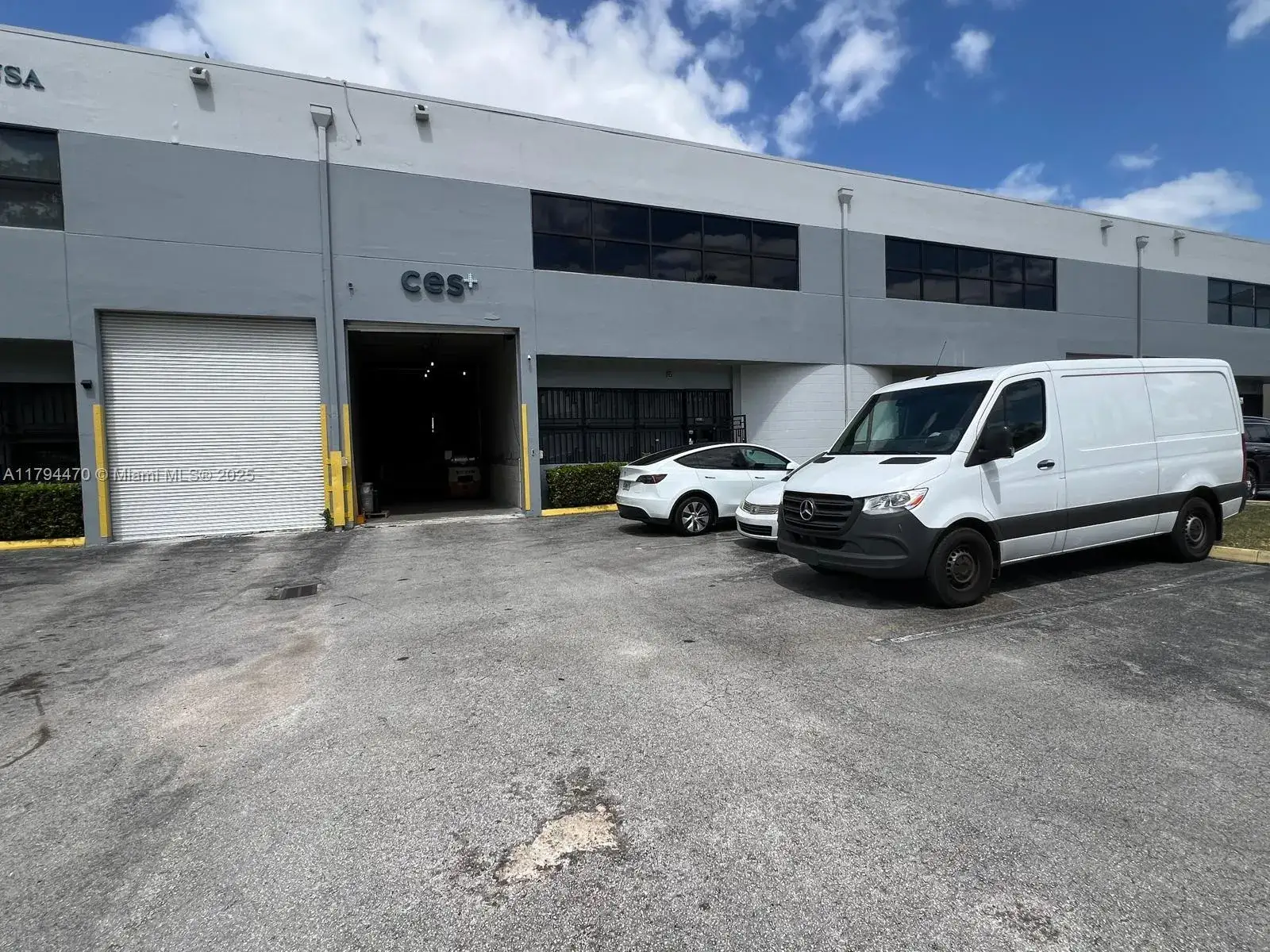 2330 NW 102nd Pl, Doral FL 33172