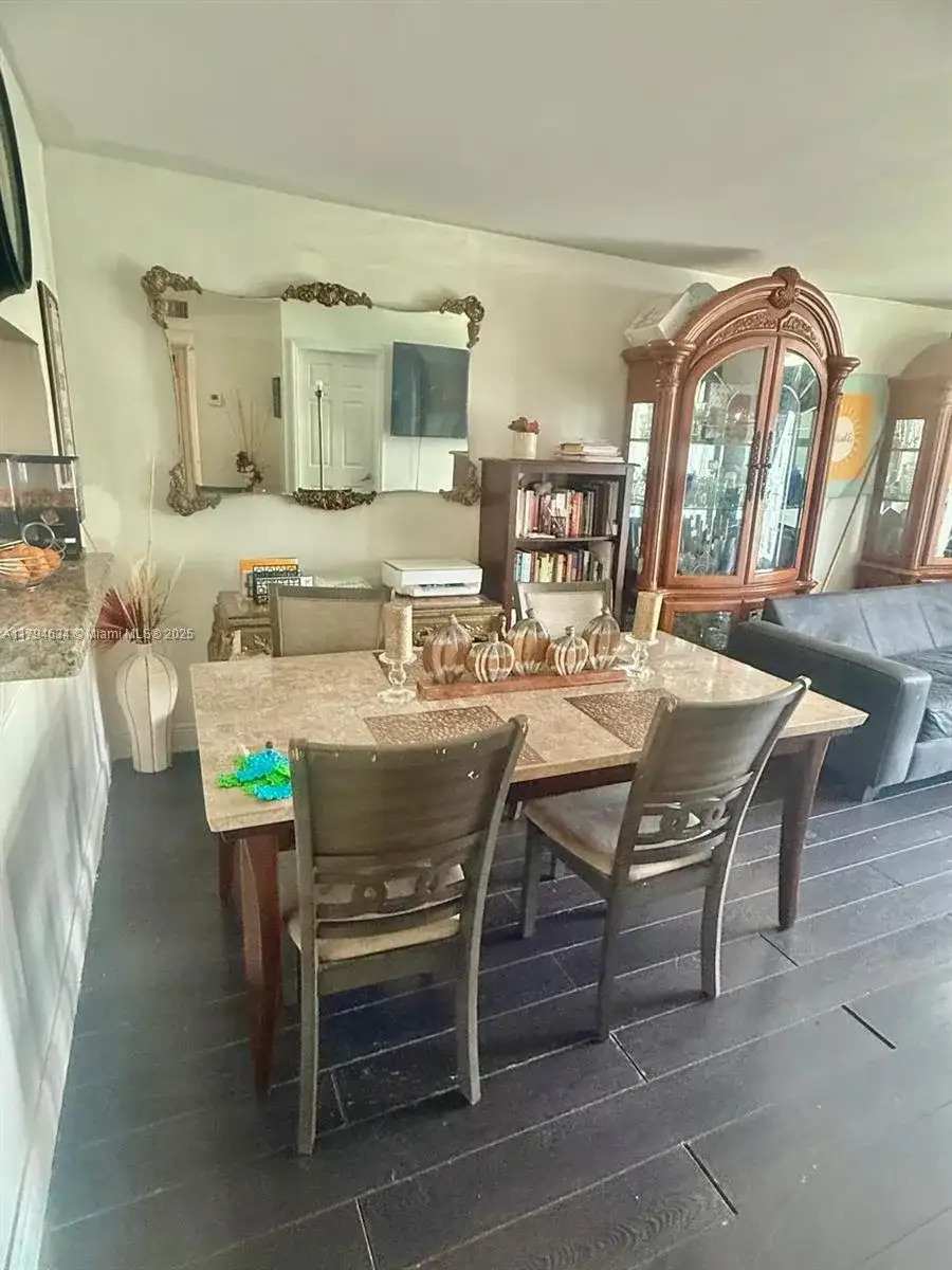 488 NW 165th St Rd # 512, Miami FL 33169 photo 2
