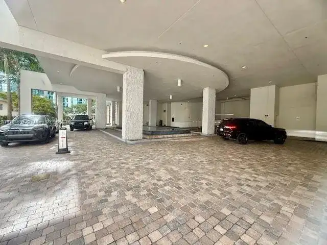 1050 Brickell Ave # 1602, Miami FL 33131 photo 2