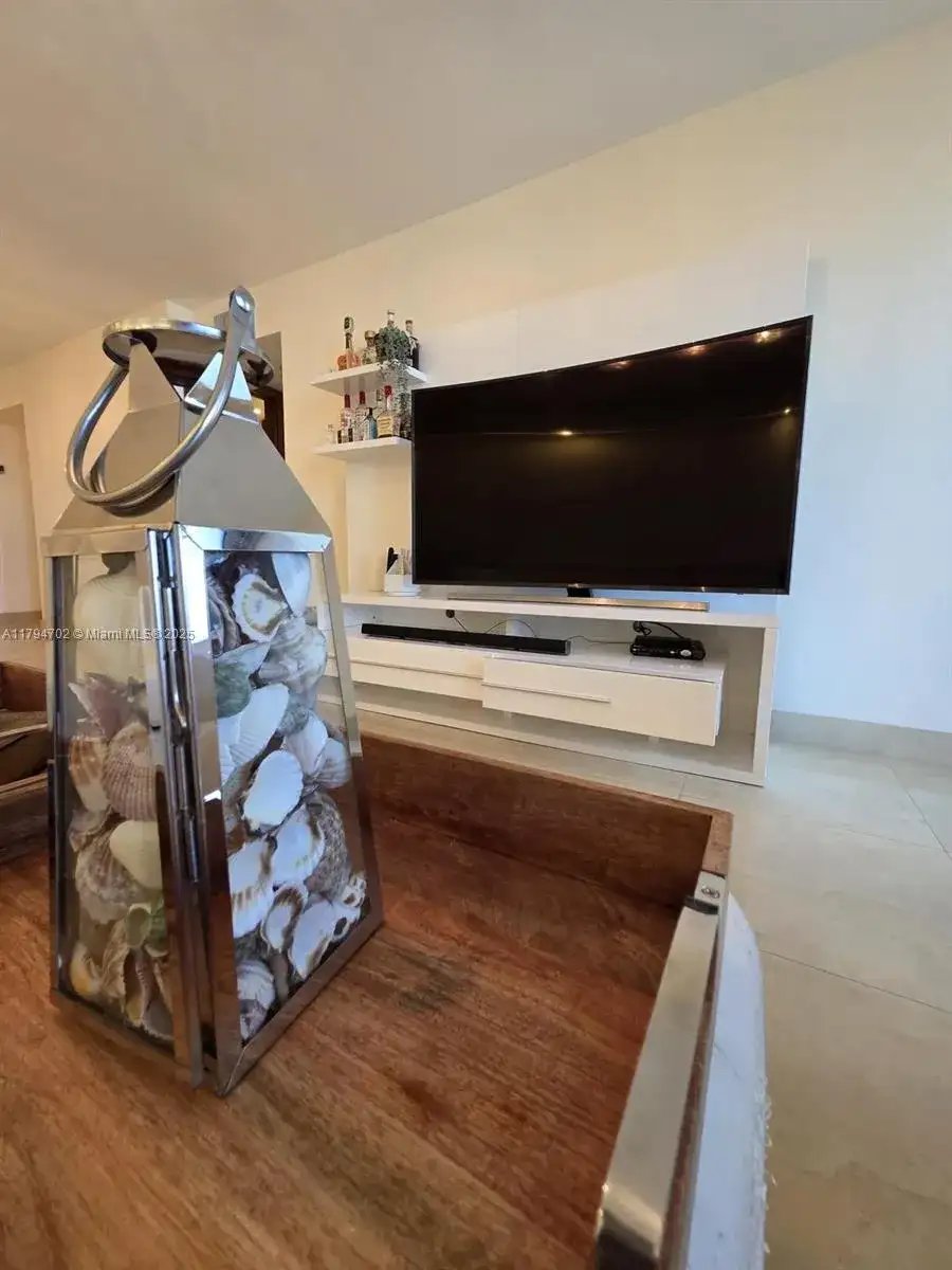 9225 Collins Ave # 1409, Surfside FL 33154 photo 2