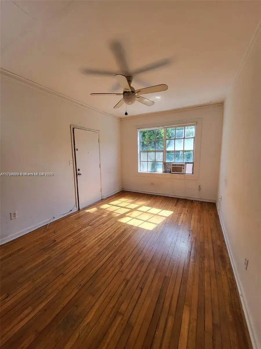 1 bedroom 1 bath Residential for sale at 842 Meridian Ave # 3A, Miami Beach FL 33139