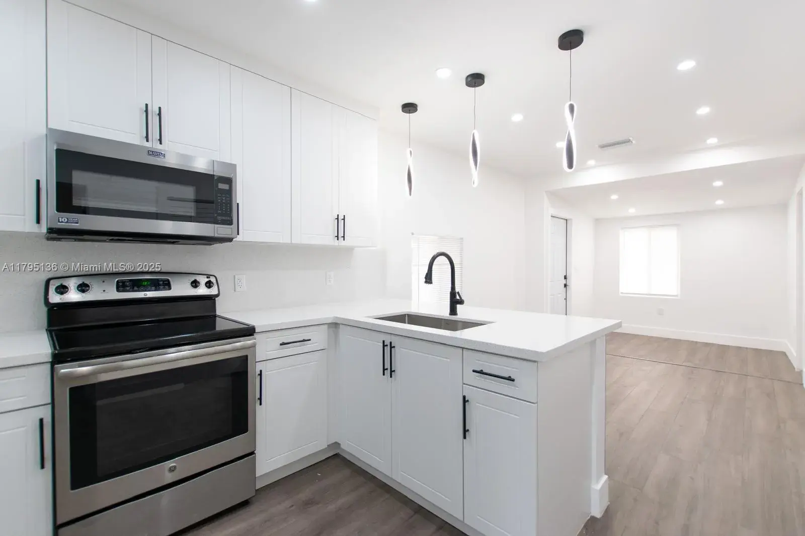 1045 NW 55th Ter, Miami FL 33127