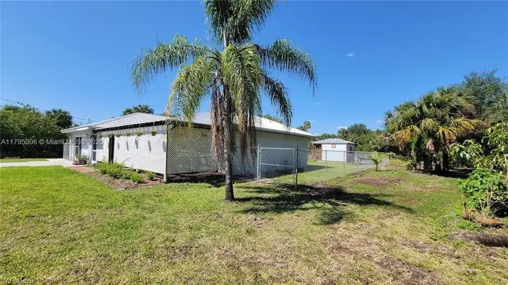 3054 NE Beechwood Cir, La Belle FL 33935 photo 2