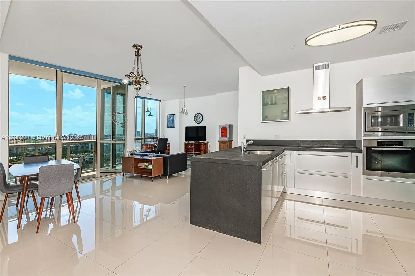 18201 Collins Ave # 3405, Sunny Isles Beach FL 33160 photo 3