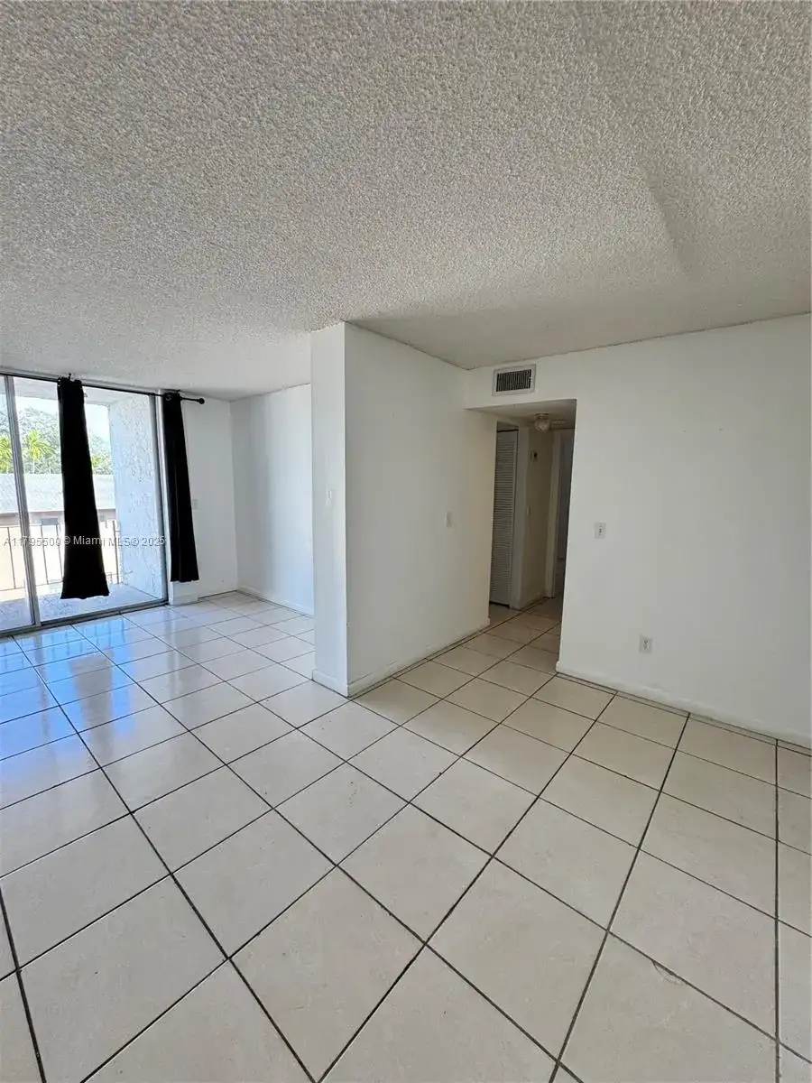 12105 NE 6th Ave # 304, North Miami FL 33161 photo 2