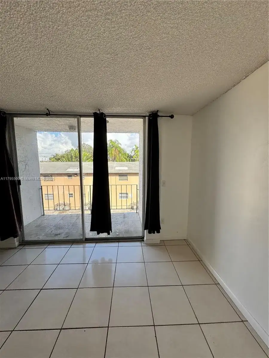 12105 NE 6th Ave # 304, North Miami FL 33161 photo 3