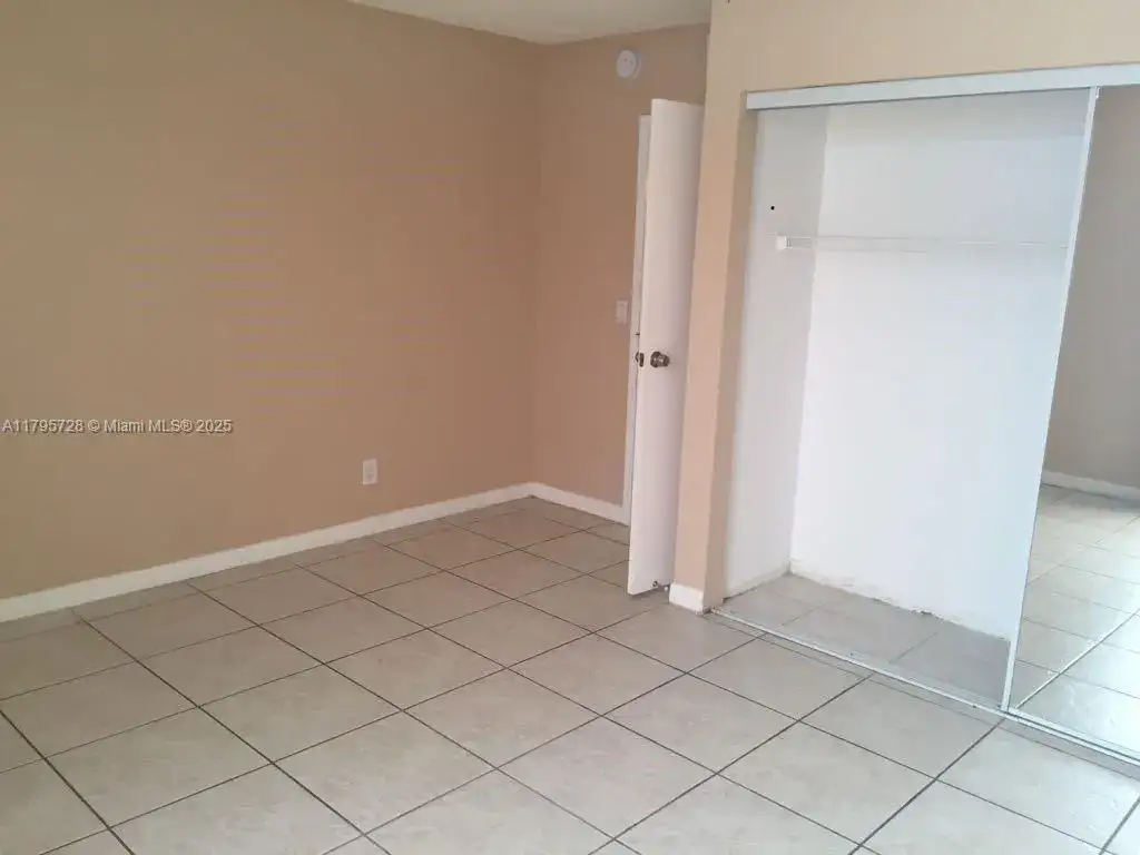 13499 Biscayne Blvd # 713, North Miami FL 33181 photo 5