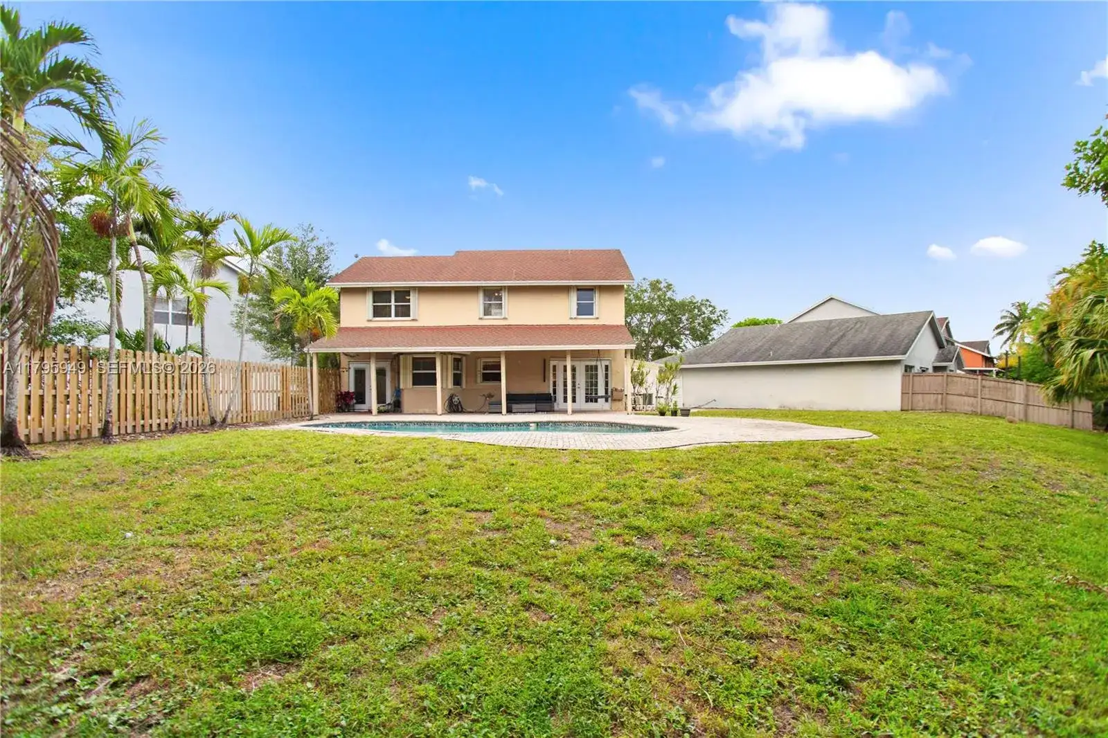 1051 SW 95th Ter, Pembroke Pines FL 33025 photo 2