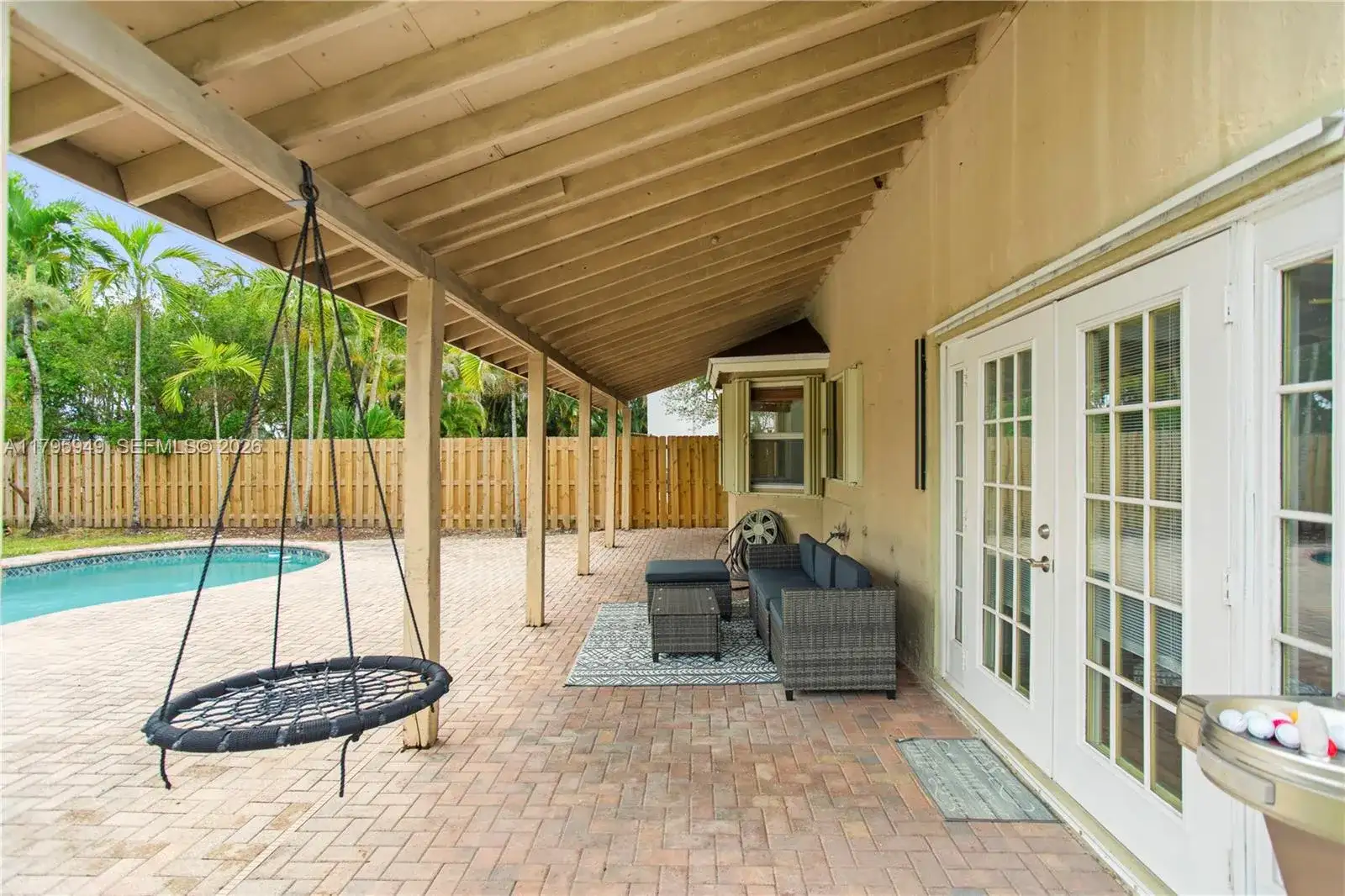 1051 SW 95th Ter, Pembroke Pines FL 33025 photo 5