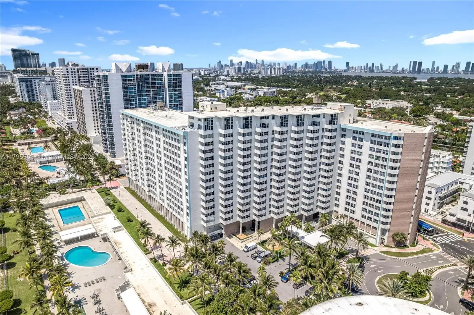 2899 Collins Ave # 1218, Miami Beach FL 33140 photo 4