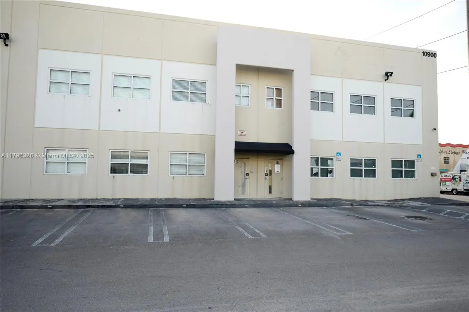 10900 NW 21st St # 240, Sweetwater FL 33172