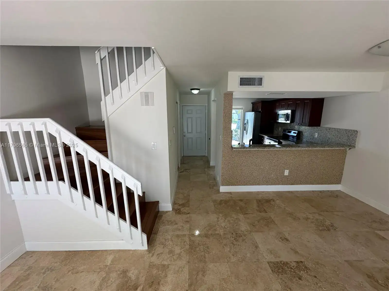 878 Crystal Lake Dr, Deerfield Beach FL 33064 photo 5