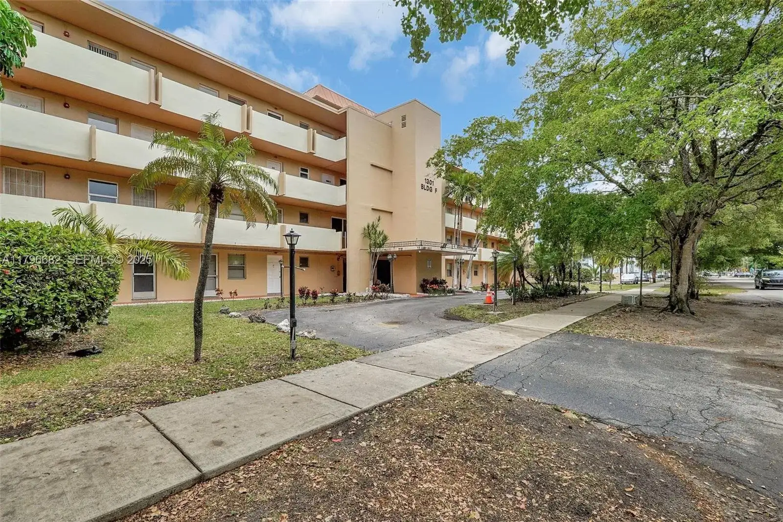 1301 NE 191st St # F417, Miami FL 33179 photo 2