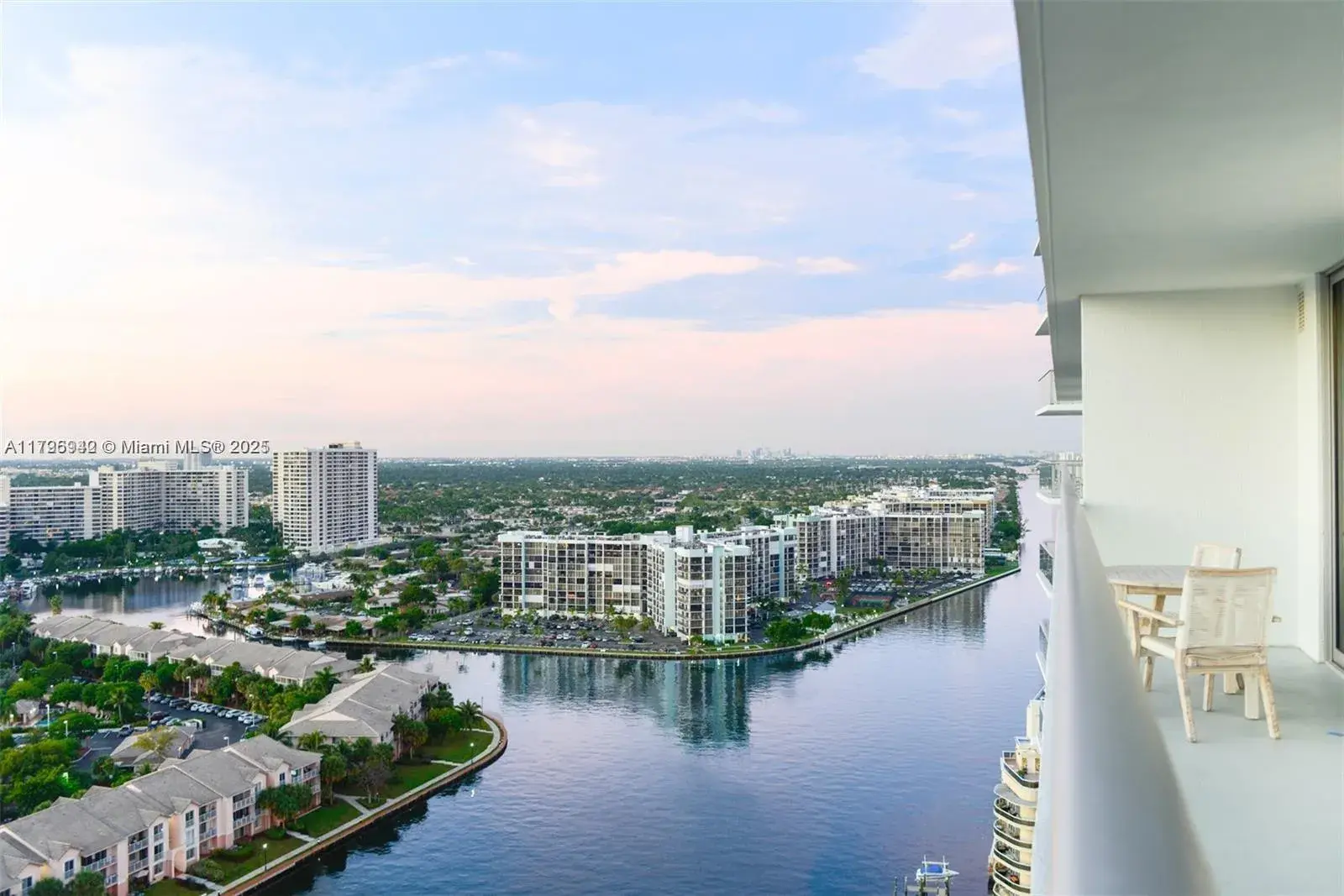 4010 S Ocean Dr # R1606, Hollywood FL 33019