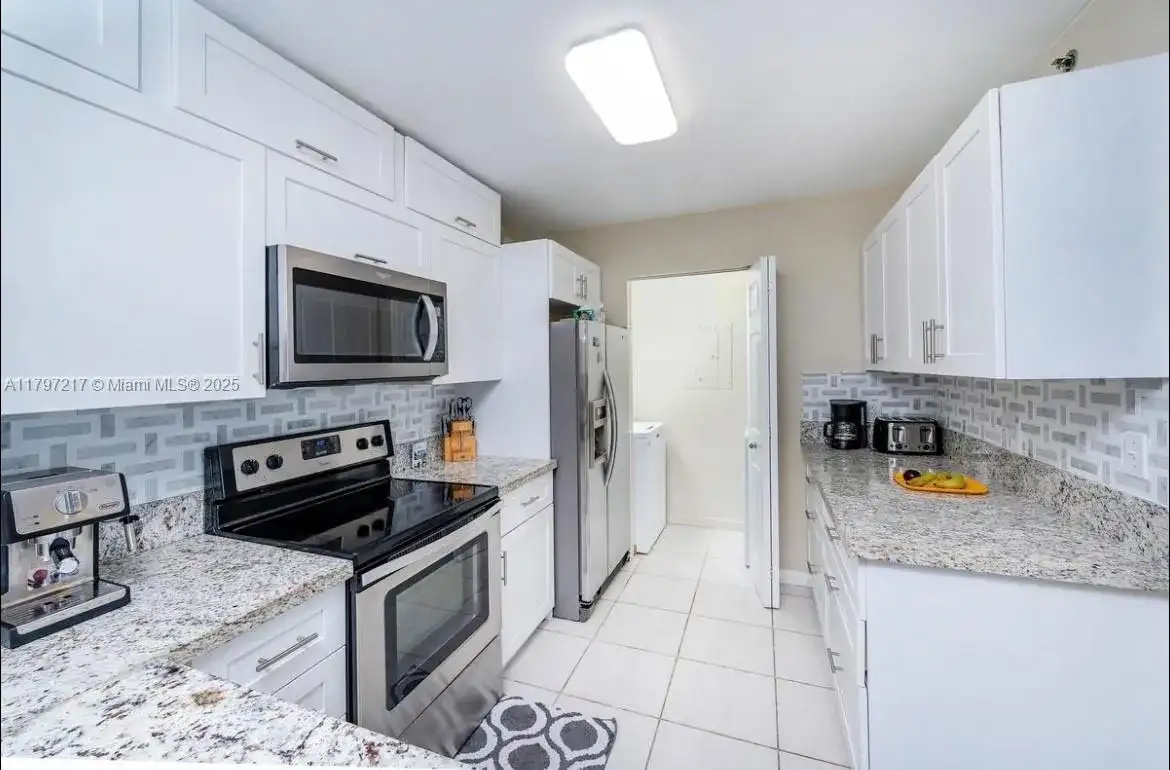 19999 E Country Club Dr # 1202, Aventura FL 33180 photo 5