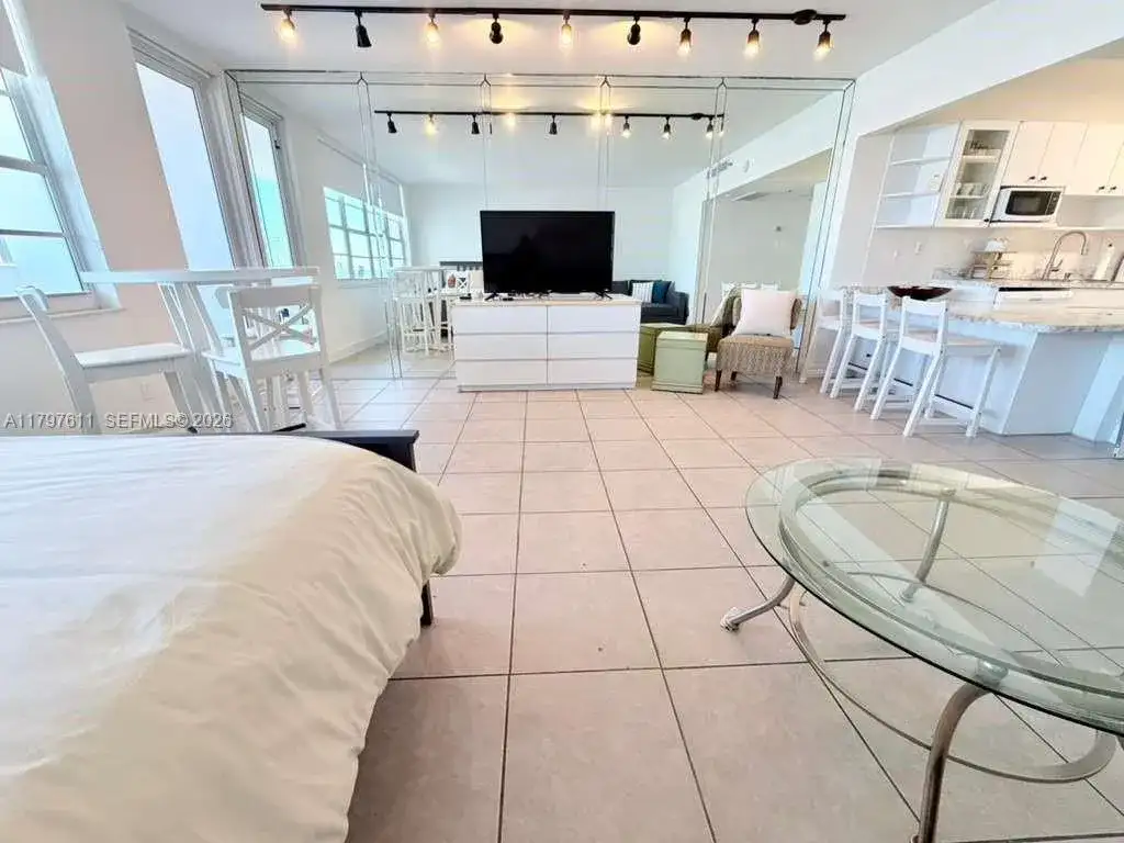 100 Lincoln Rd # 1220, Miami Beach FL 33139 photo 4