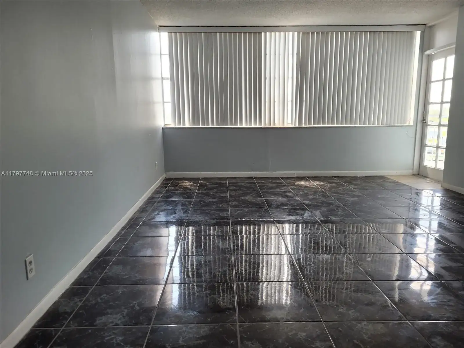 2025 NE 164th St # 819, North Miami Beach FL 33162