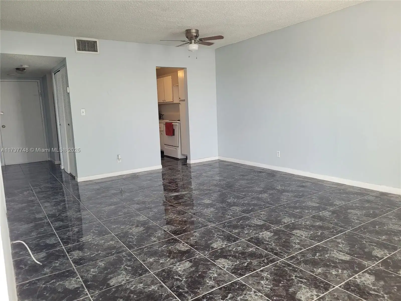 2025 NE 164th St # 819, North Miami Beach FL 33162 photo 3