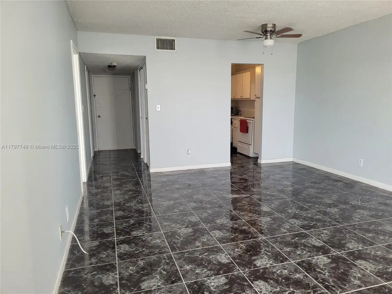2025 NE 164th St # 819, North Miami Beach FL 33162 photo 4