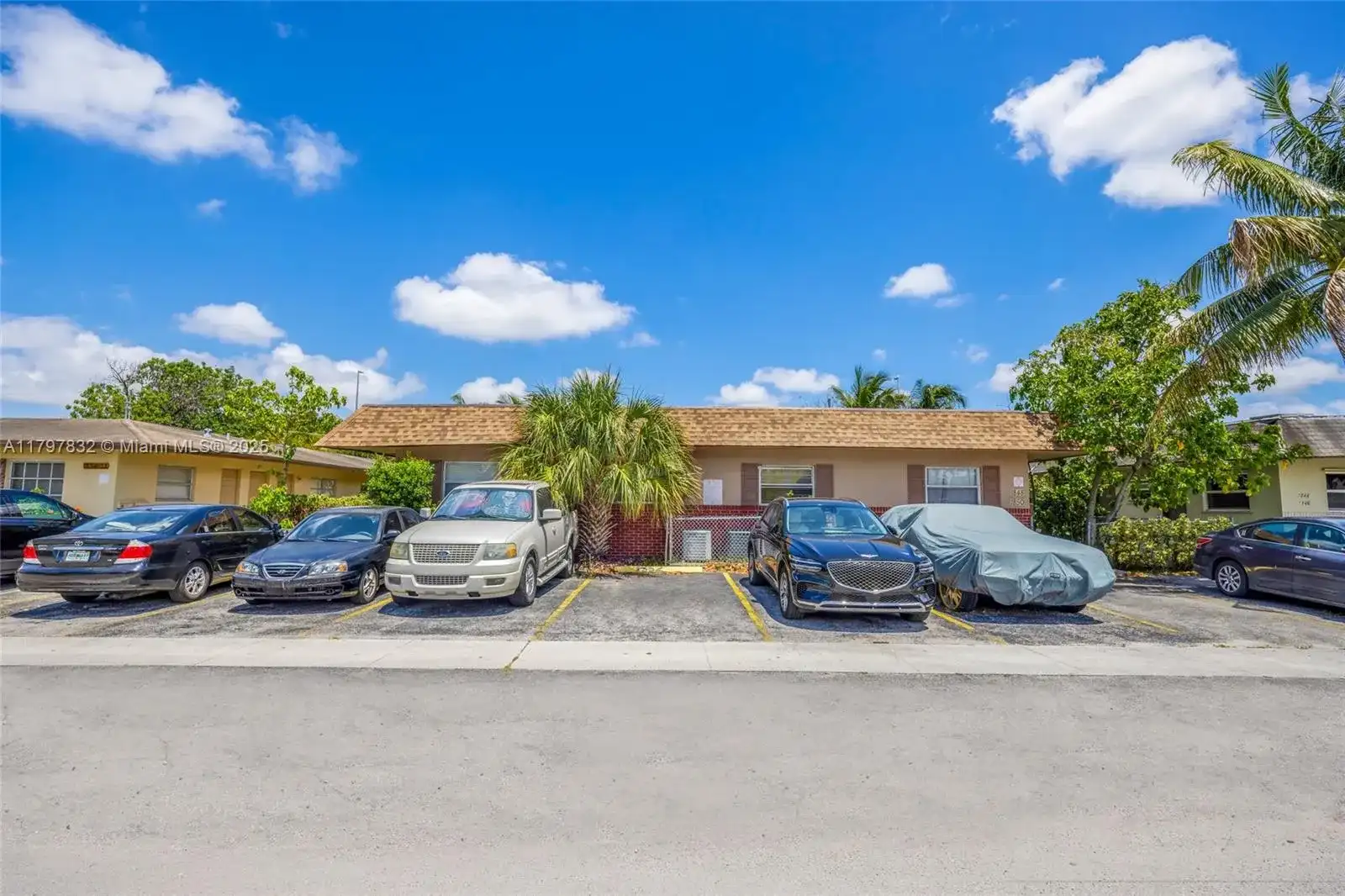 1848 NW 52nd Ave, Lauderhill FL 33313