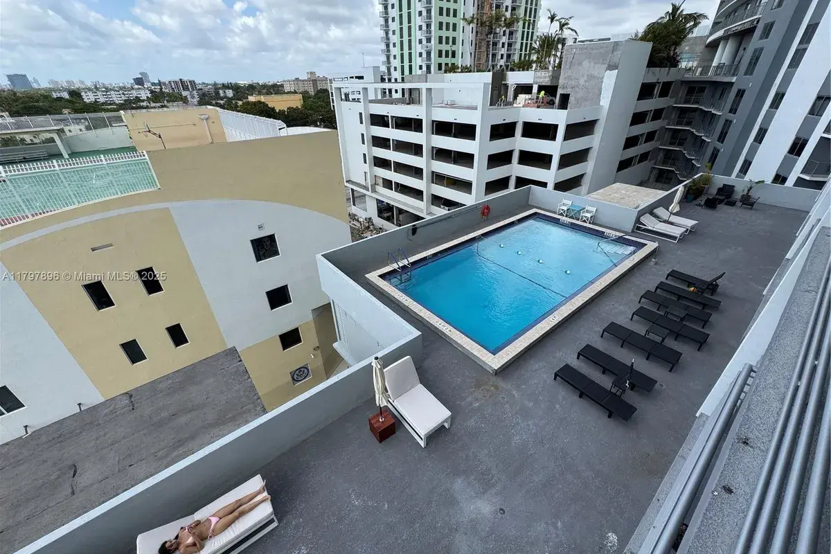 1720 Harrison St, Hollywood FL 33020