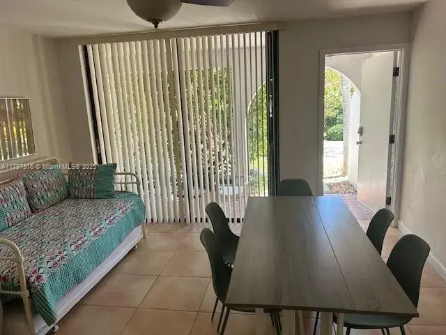 425 GRAPETREE DR # 209, Key Biscayne FL 33149