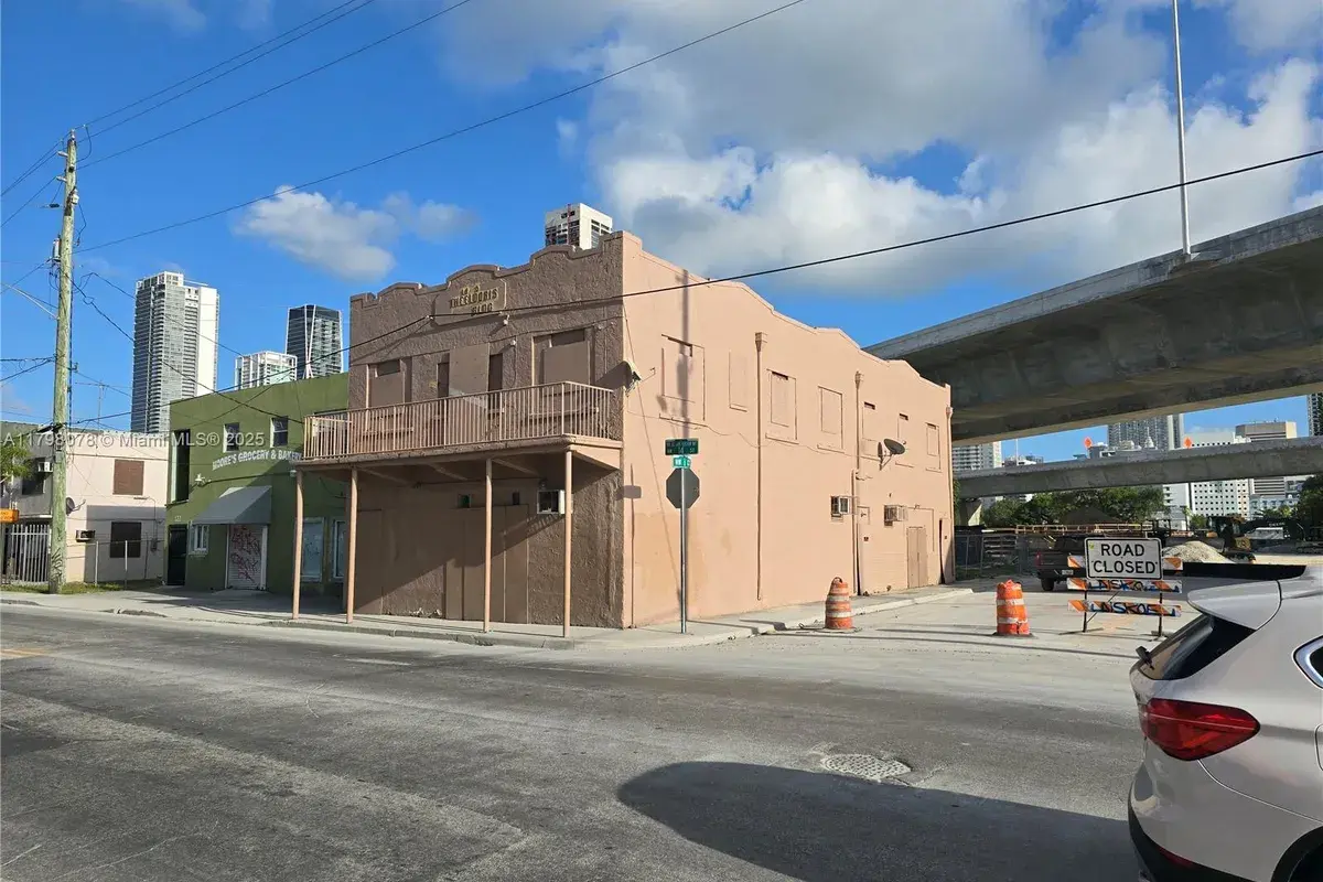 130 NW 14th St, Miami FL 33136
