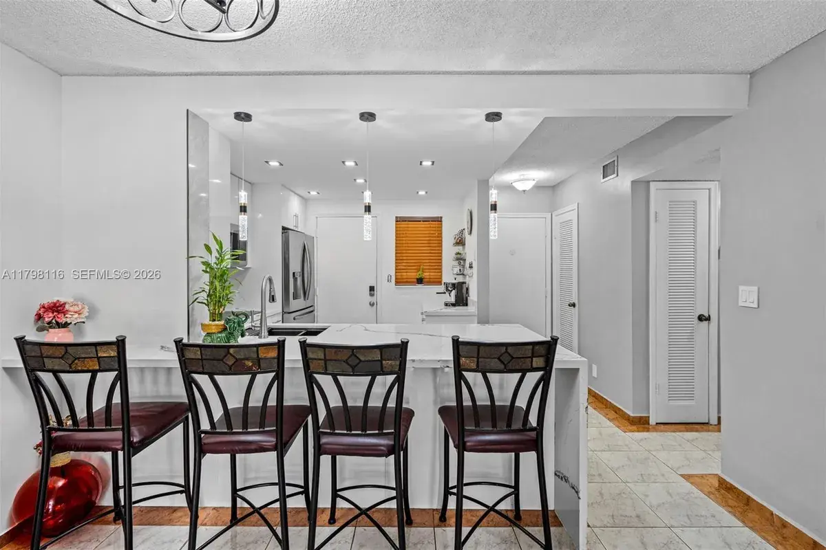 421 NE 14th Ave # 103, Hallandale Beach FL 33009