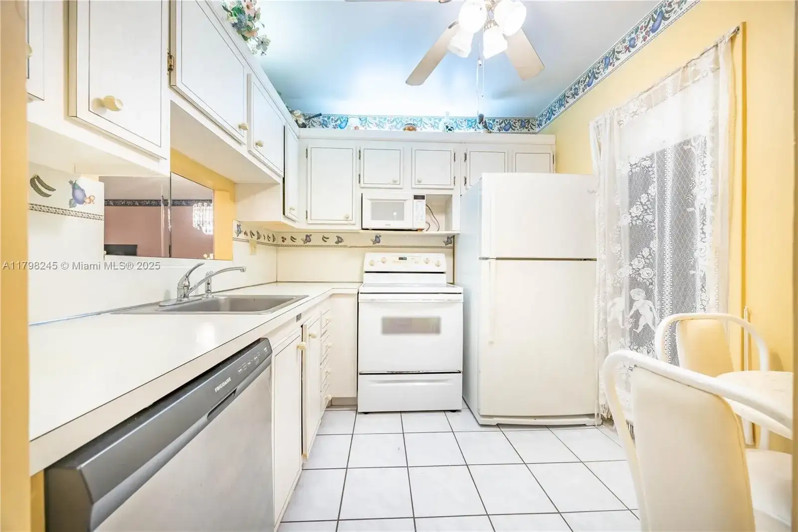 4701 NW 34th St # 401, Lauderdale Lakes FL 33319 photo 2