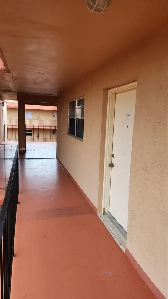 1810 W 56th St # 3420, Hialeah FL 33012 photo 2