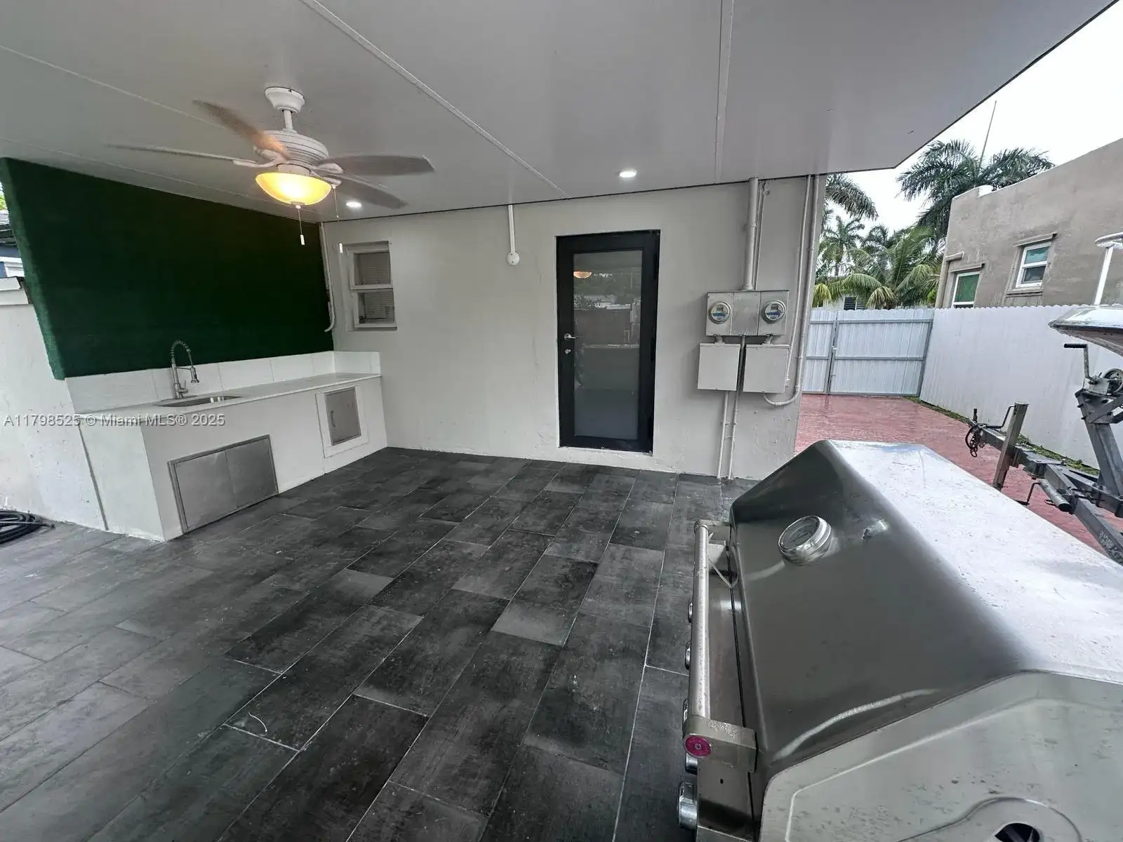 209 SW 5th St, Dania Beach FL 33004 photo 3