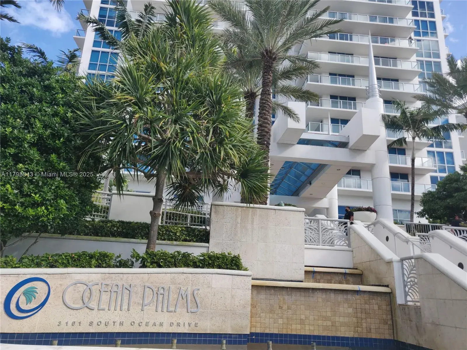 3101 S Ocean Dr # 2206, Hollywood FL 33019