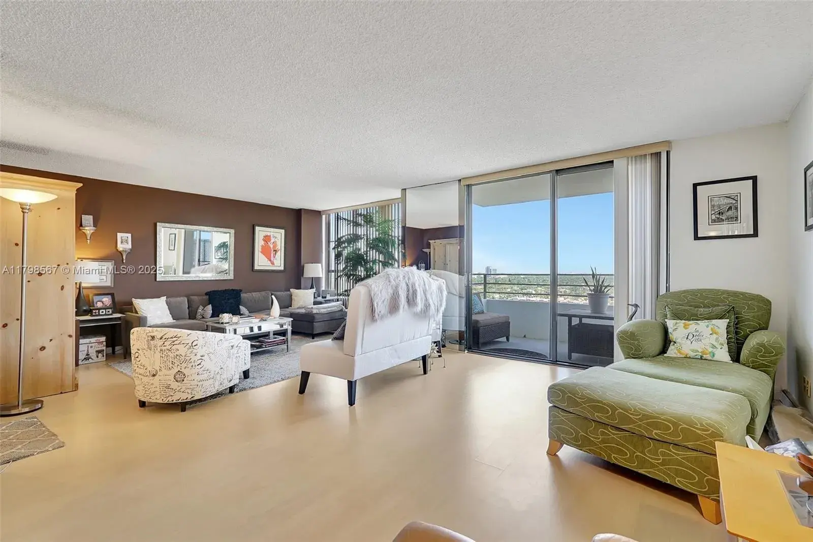 600 Three Islands Blvd # 1703, Hallandale Beach FL 33009