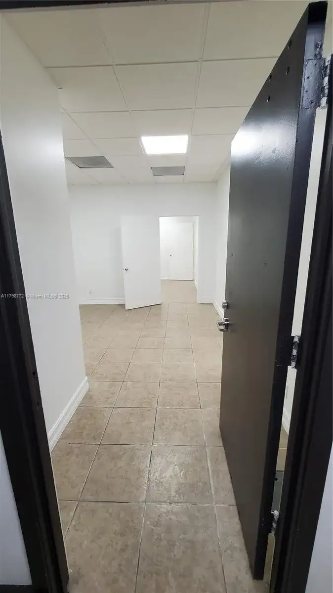 7570 NW 14th St, Miami FL 33126 photo 2