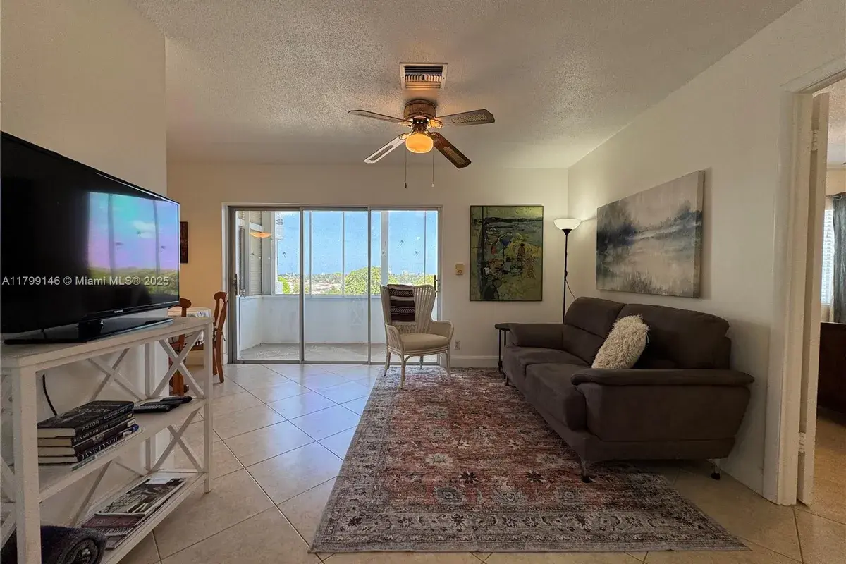 1700 Pierce St # 702, Hollywood FL 33020