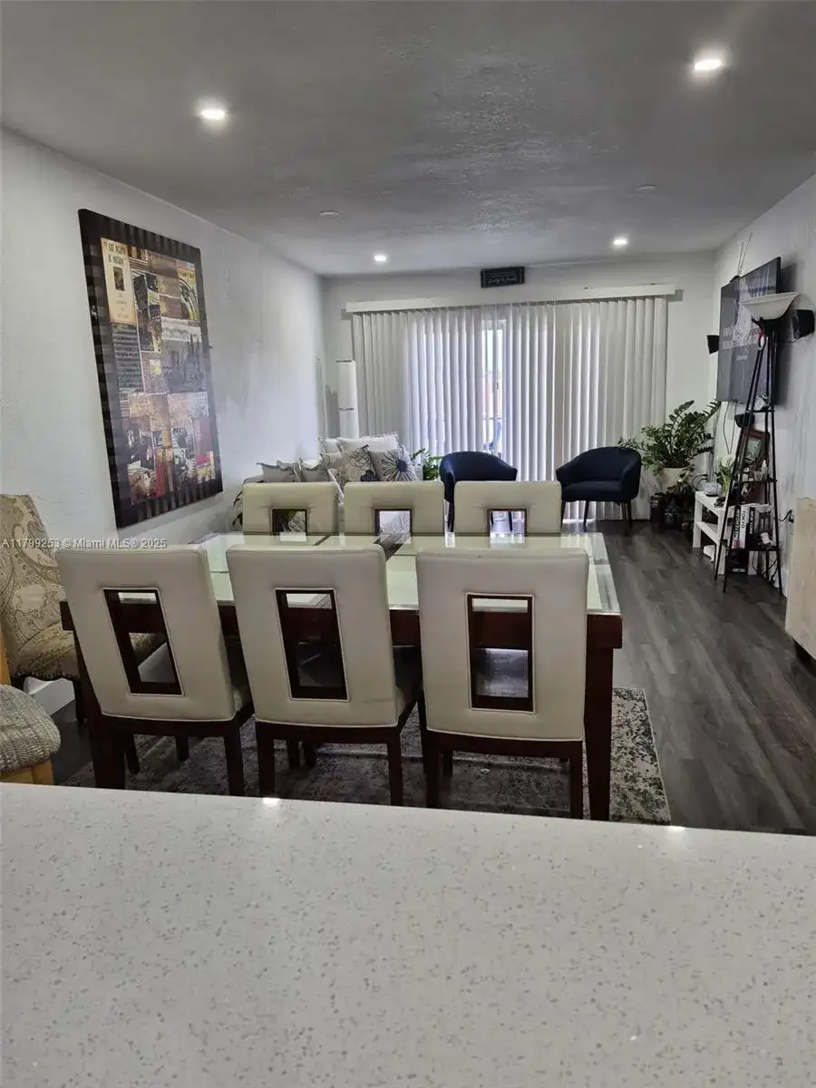 6850 W 16th Dr # 320, Hialeah FL 33014 photo 3