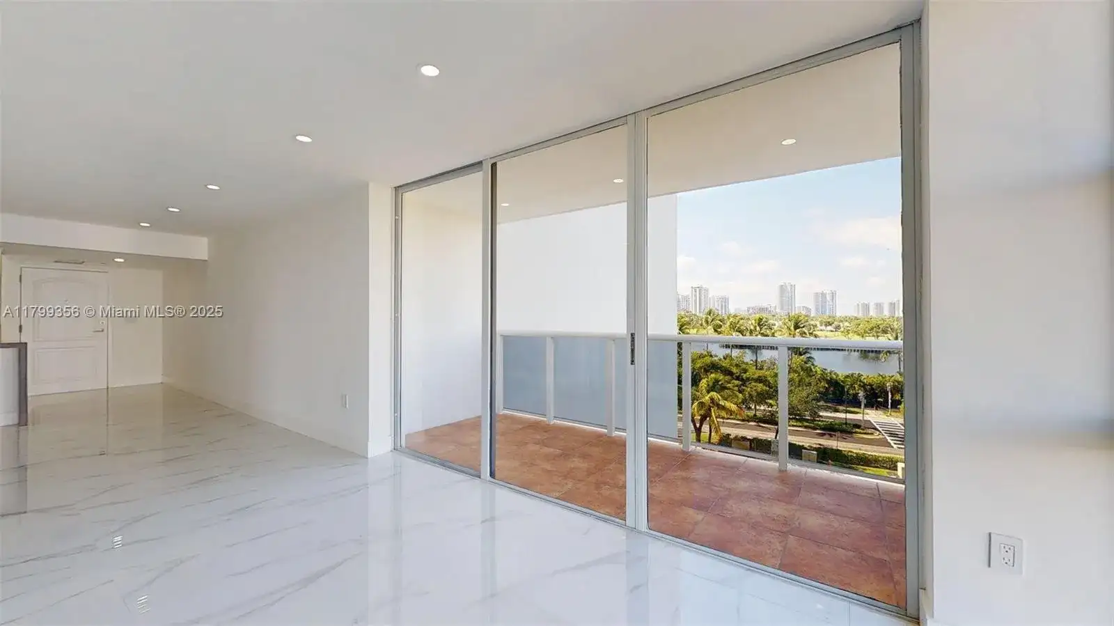 3625 N Country Club Dr # 609, Aventura FL 33180 photo 3