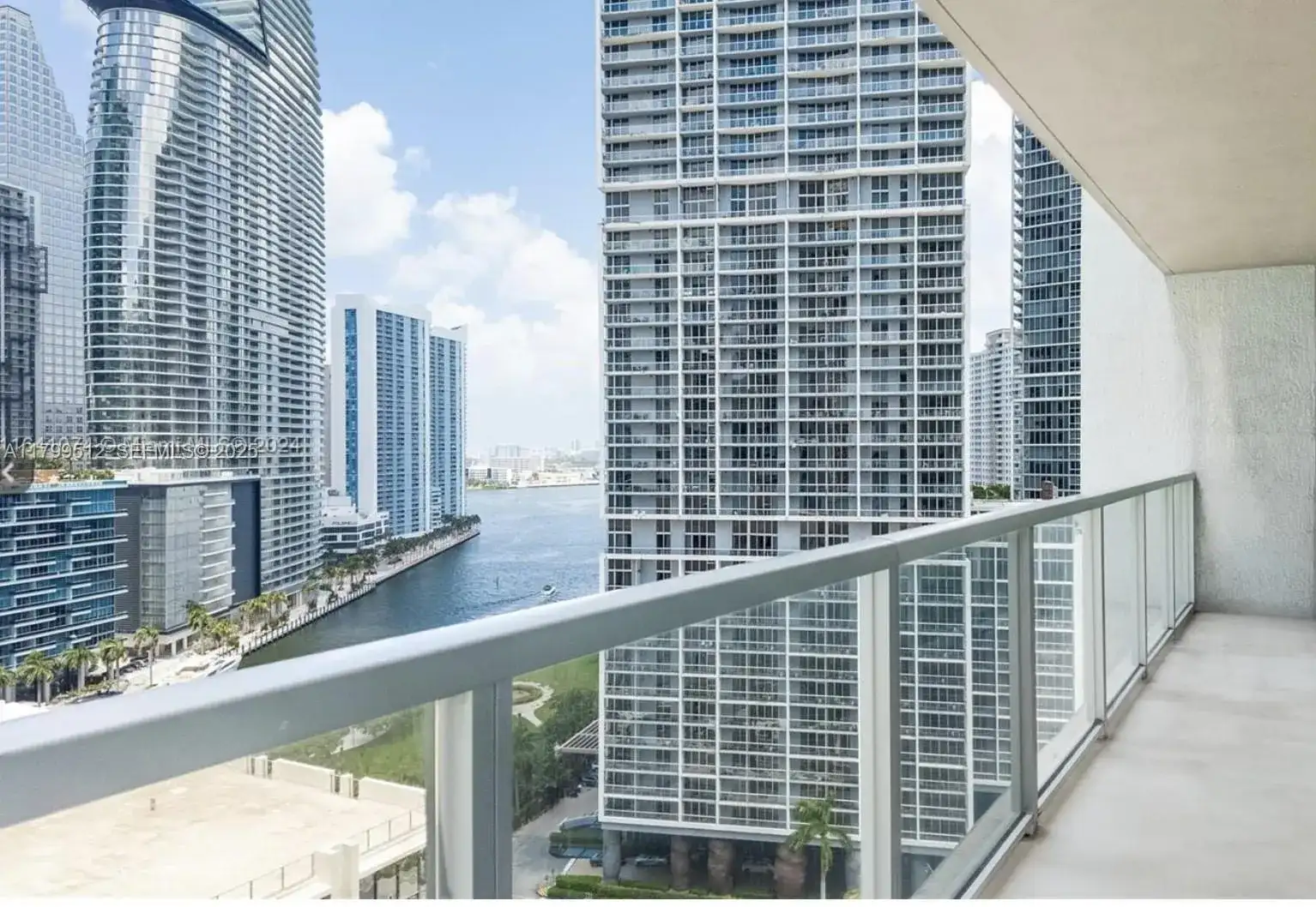 500 Brickell Ave # 1907, Miami FL 33131 photo 2