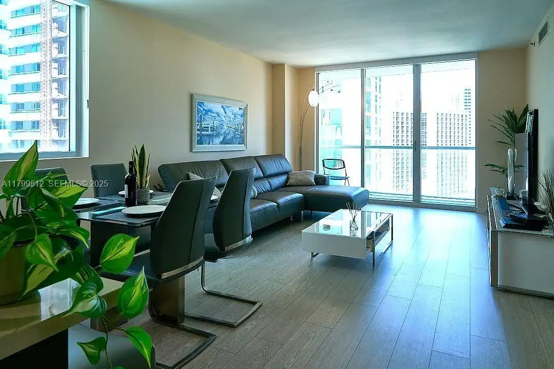 500 Brickell Ave # 1907, Miami FL 33131 photo 4