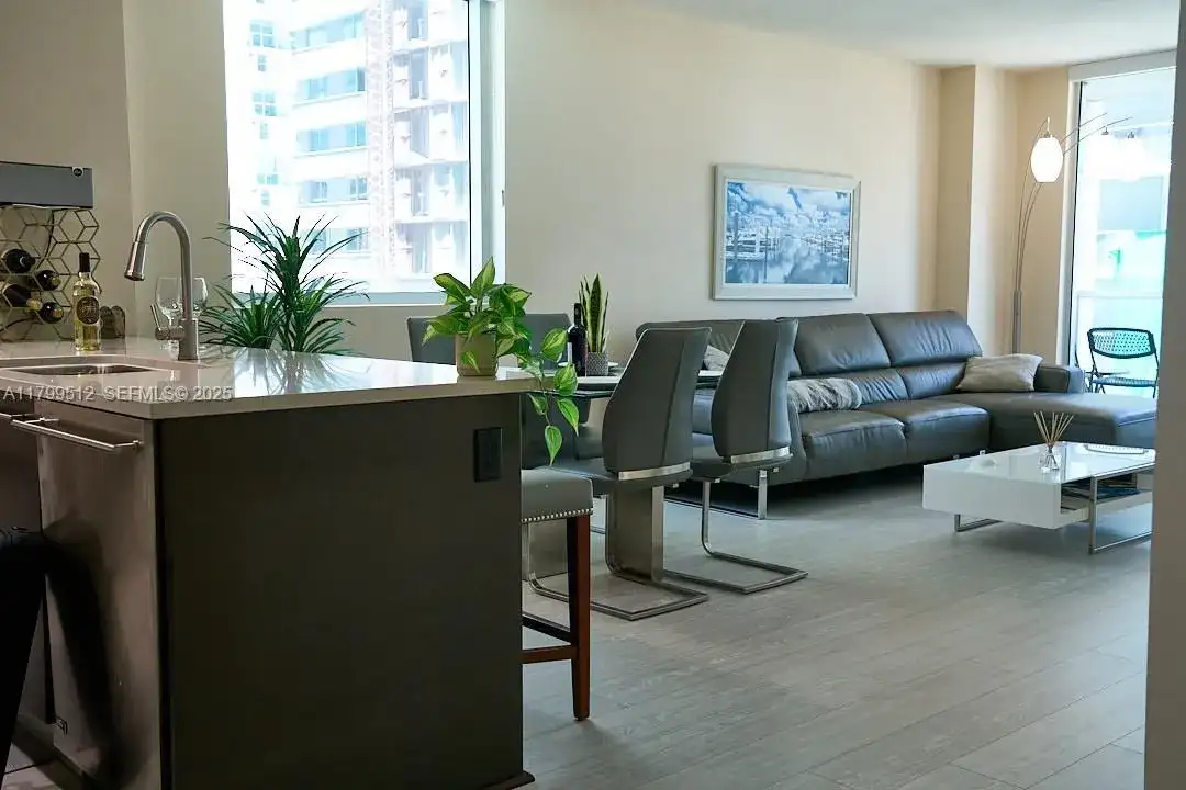 500 Brickell Ave # 1907, Miami FL 33131 photo 5