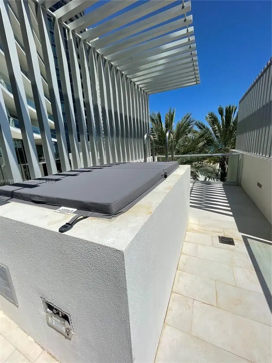 18501 Collins Avenue # 27, Sunny Isles Beach FL 33160 photo 3