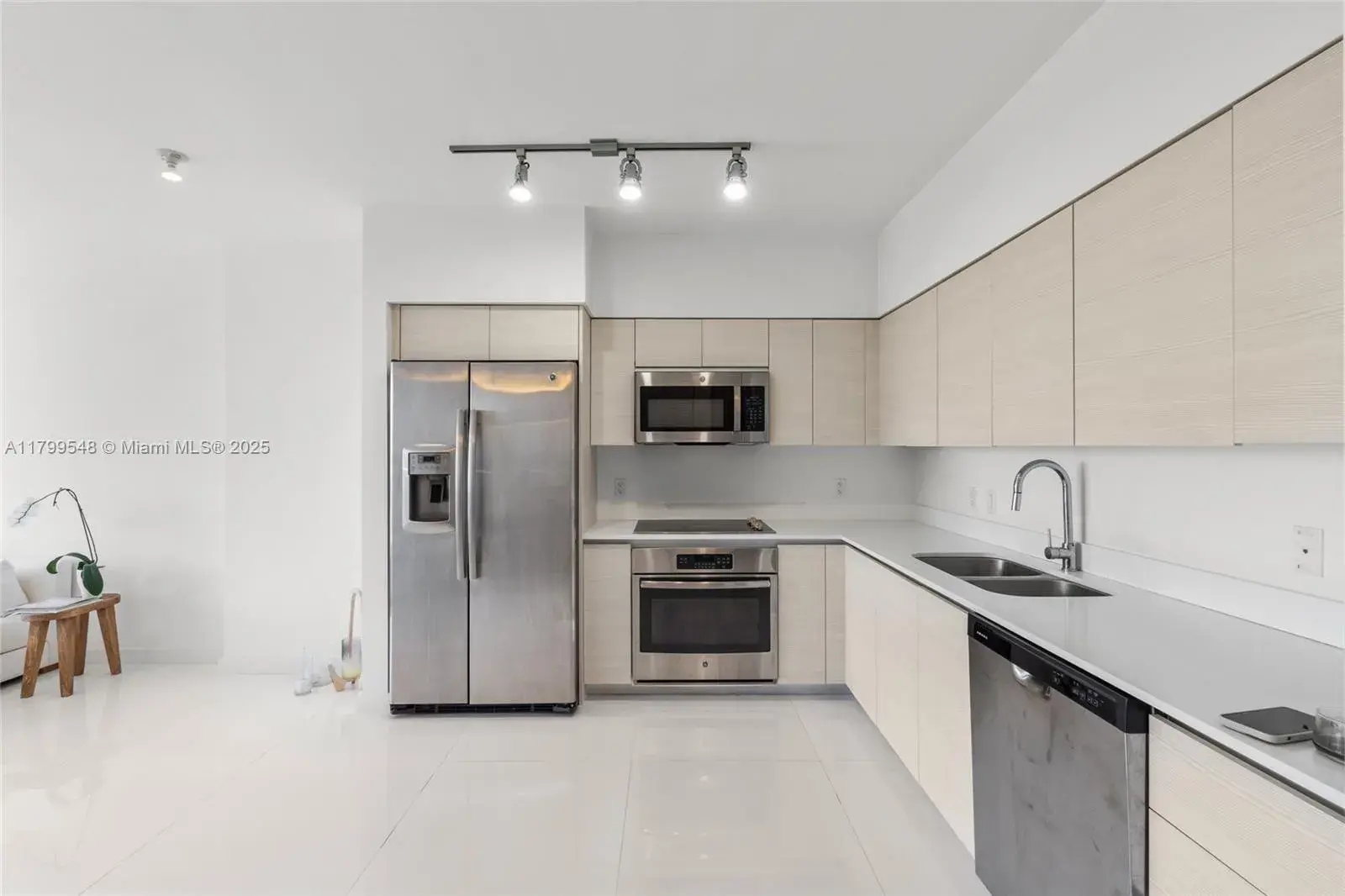 4250 Biscayne Blvd # 1112, Miami FL 33137