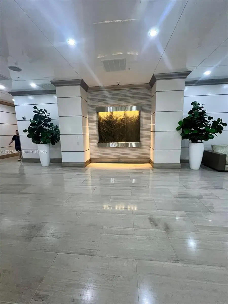 19390 Collins Ave # 303, Sunny Isles Beach FL 33160