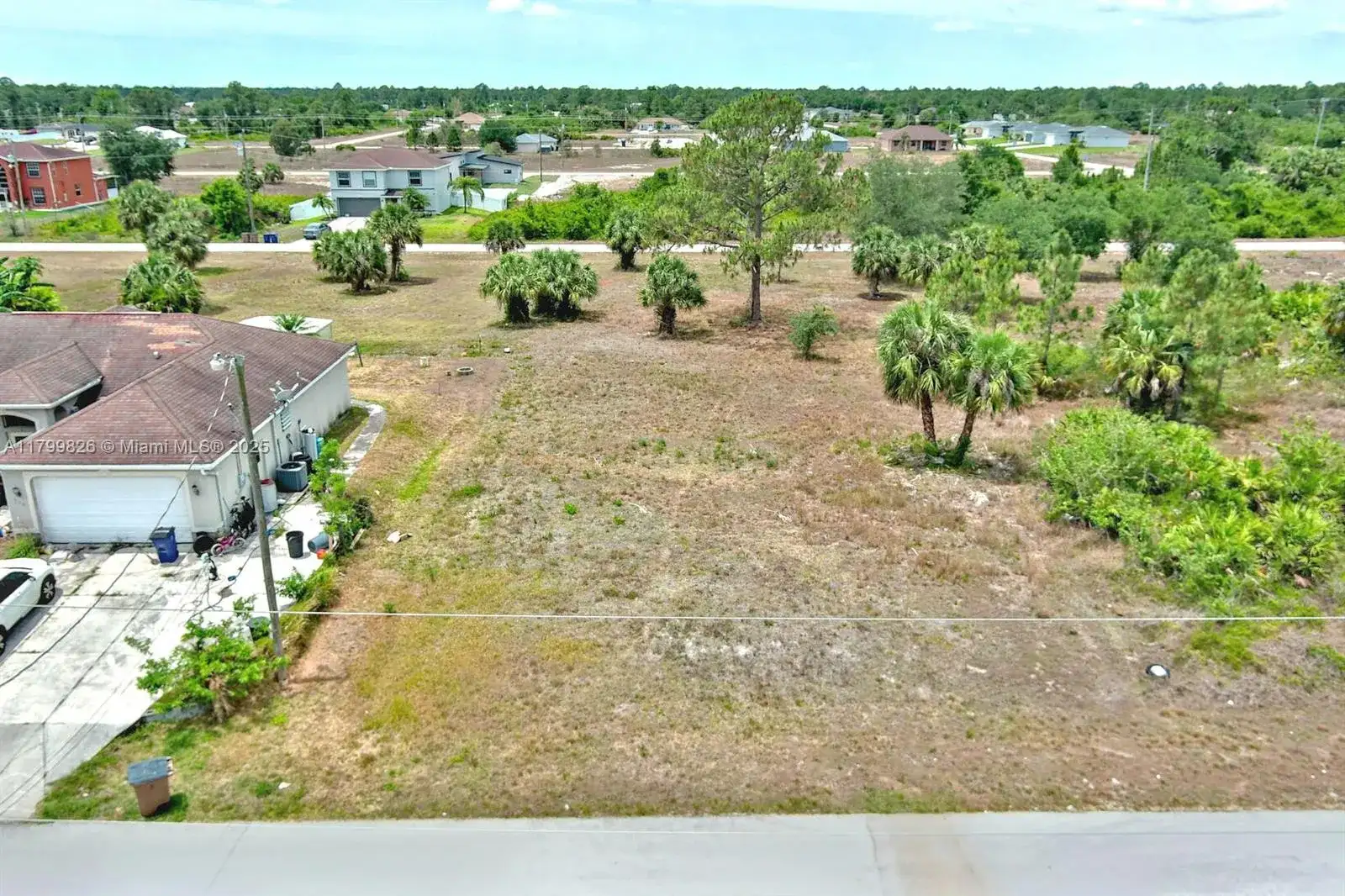 914 S Mercury Ave, Lehigh Acres FL 33974 photo 3
