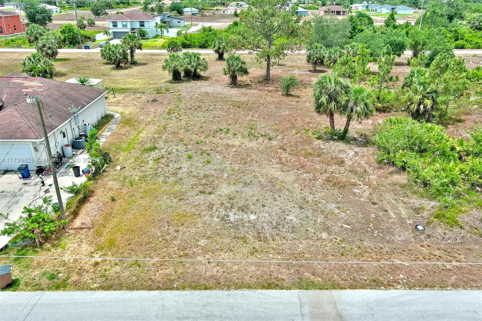 914 S Mercury Ave, Lehigh Acres FL 33974 photo 5