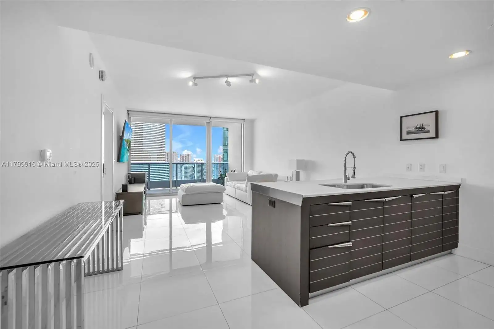 200 Biscayne Boulevard Way # 4012, Miami FL 33131 photo 3