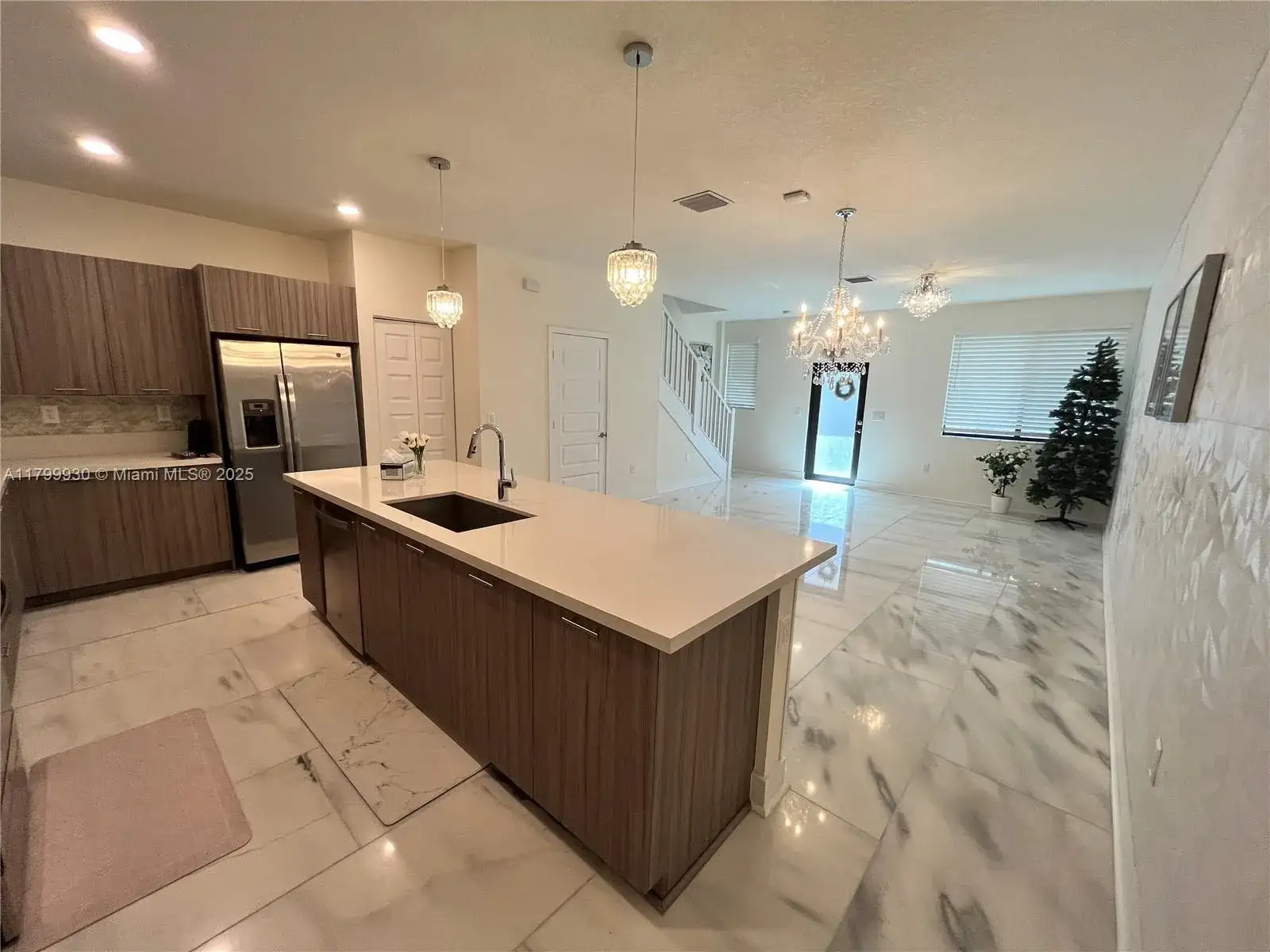 4745 NW 83rd Pkwy, Doral FL 33166 photo 2