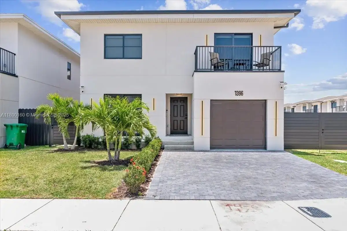 1396 NW 3rd St, Florida City FL 33034 photo 2